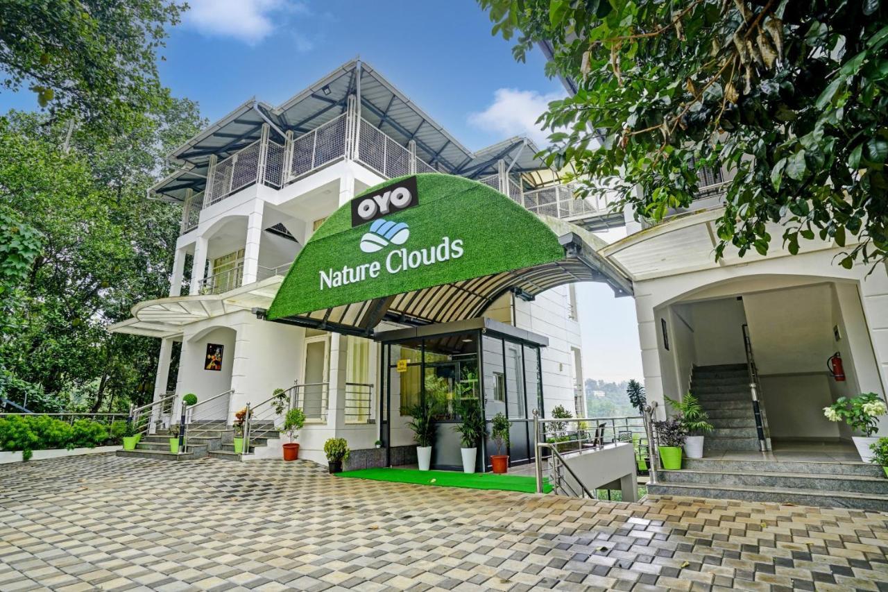 Oyo Flagship 81260 Star Lights Hotel Munnar Buitenkant foto