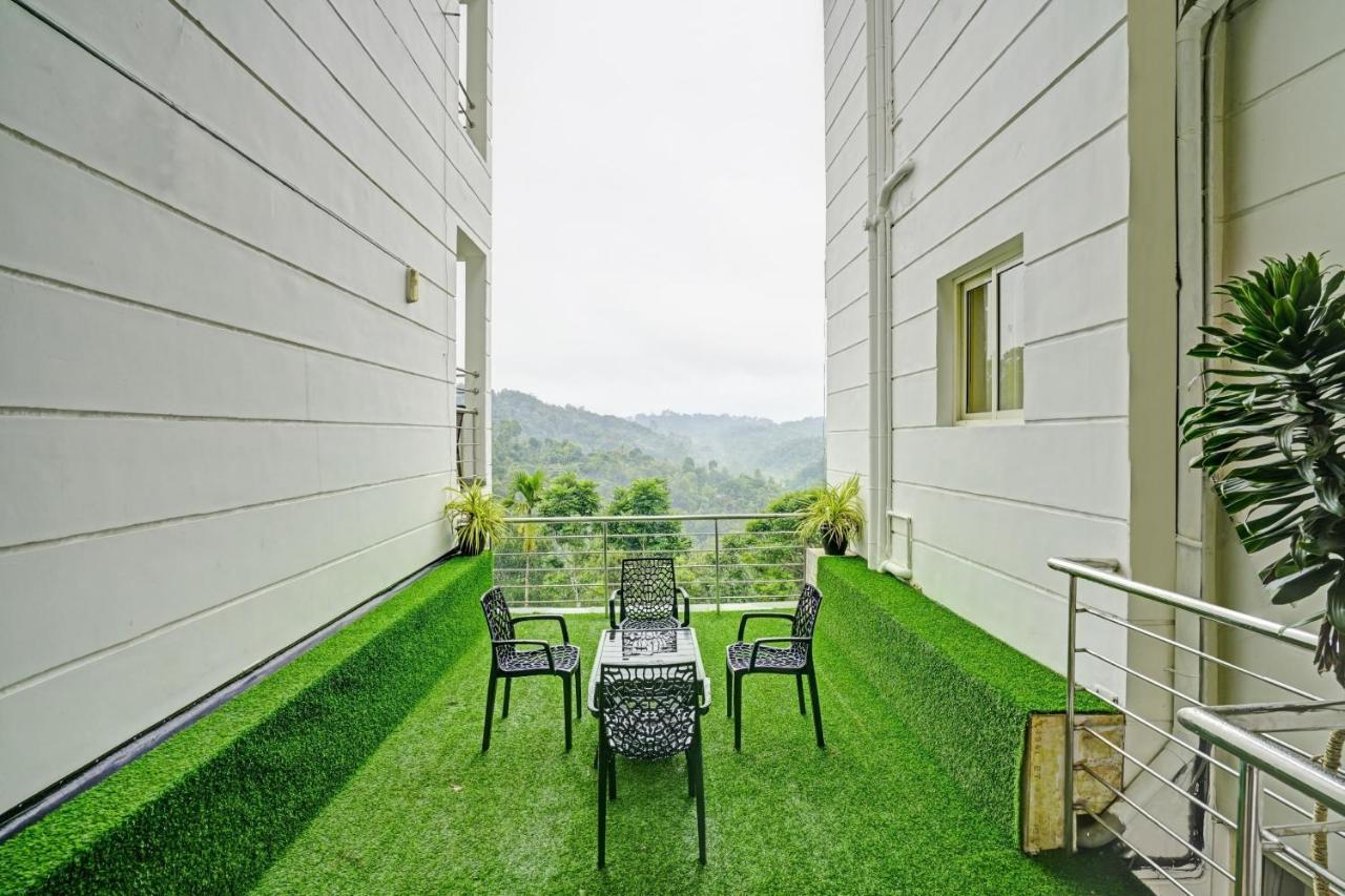 Oyo Flagship 81260 Star Lights Hotel Munnar Buitenkant foto