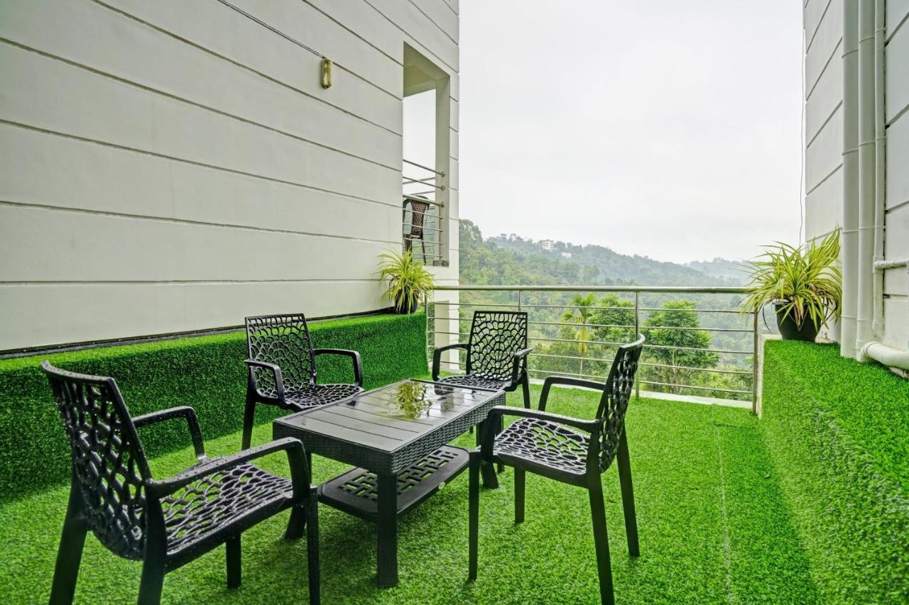 Oyo Flagship 81260 Star Lights Hotel Munnar Buitenkant foto